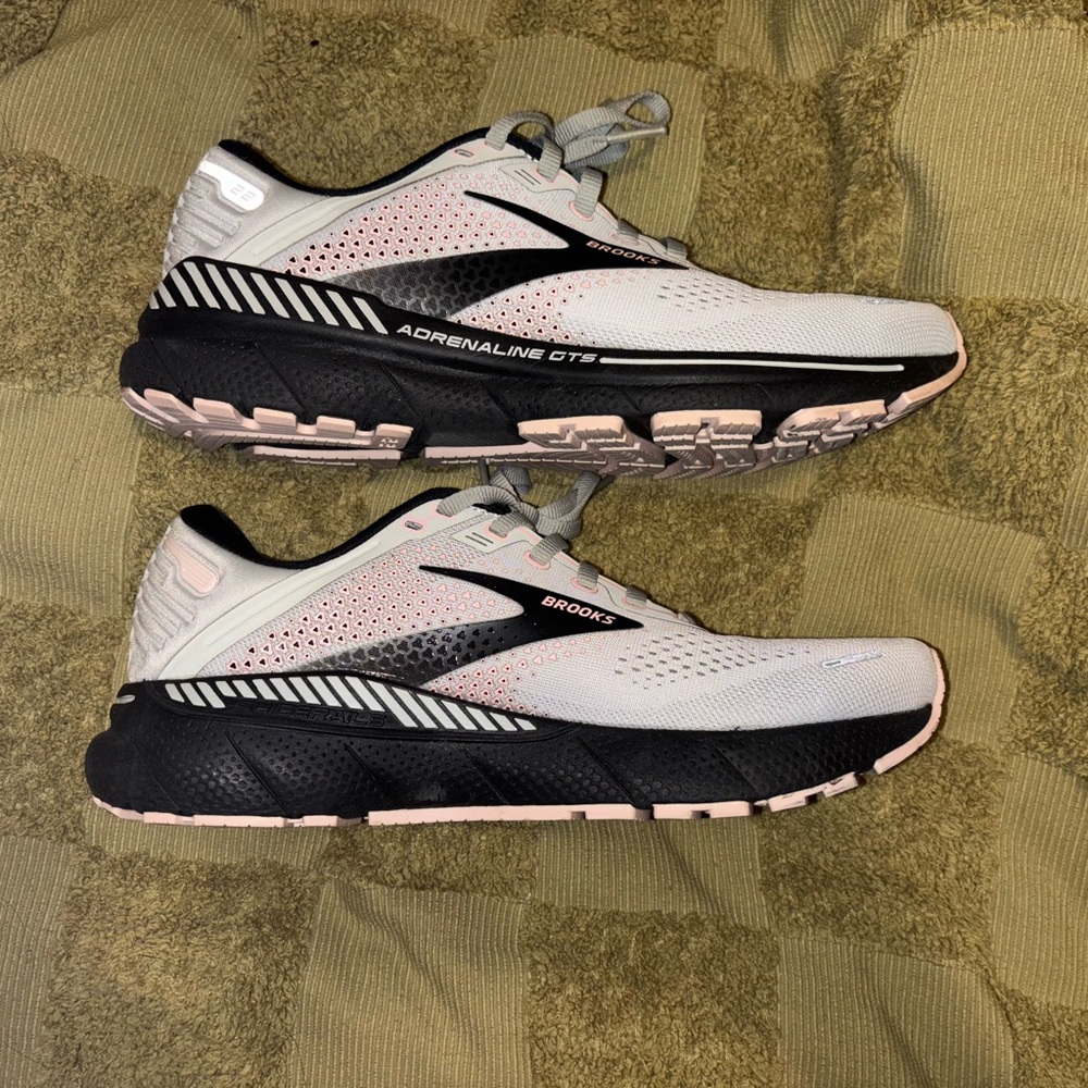 BROOKS RUNNING SHOES